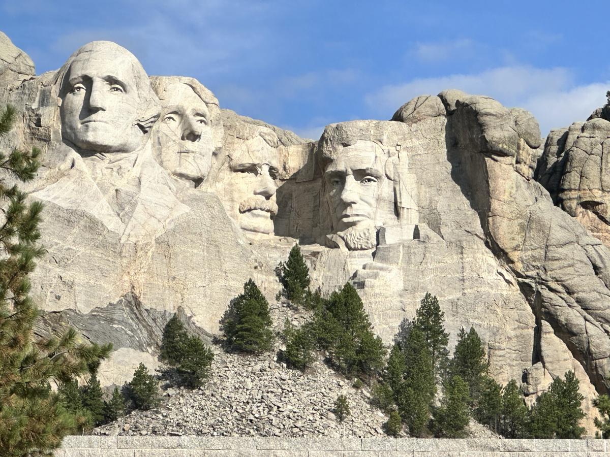 img  data-cke-saved-src=