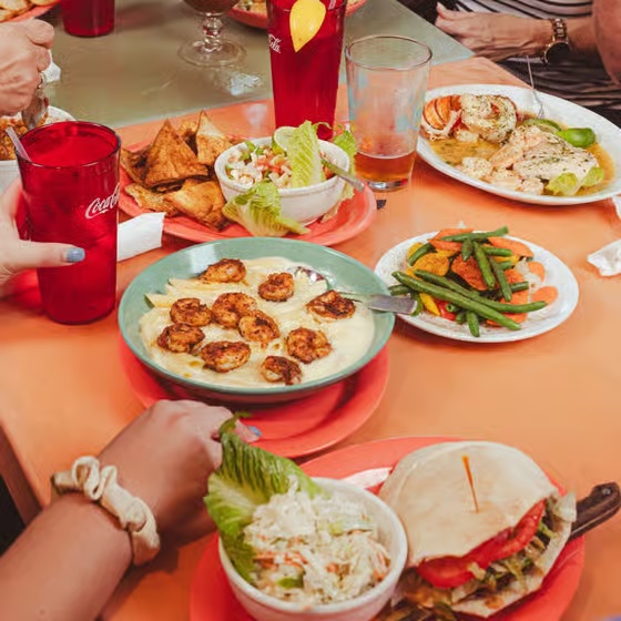 img data-cke-saved-src=